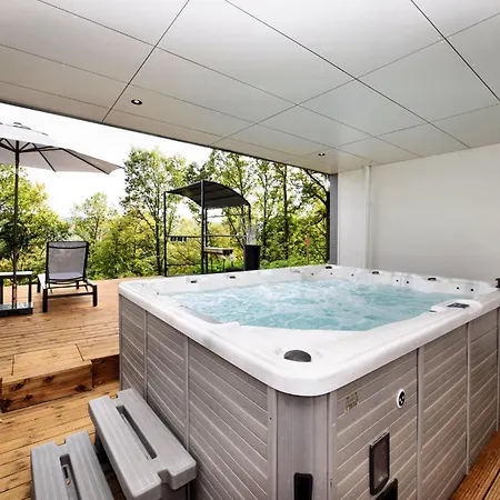 In With Bubble Bath, Cleaning Included Semesterbostad *
