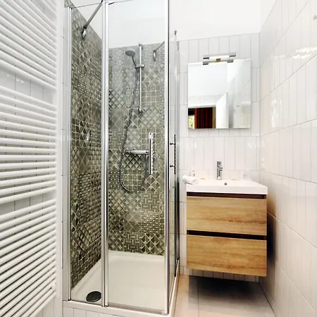 In With Bubble Bath, Cleaning Included Spa
