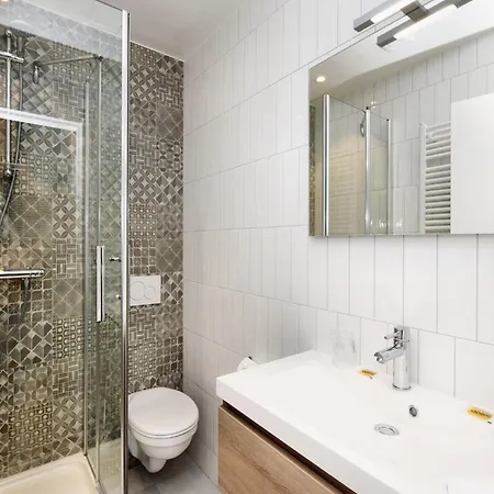 In With Bubble Bath, Cleaning Included * Spa